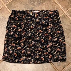 Mossimo Corduroy Black and Flower Skirt size 6